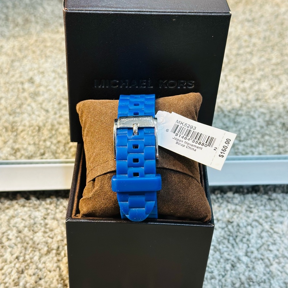 Michael Kors Vibrant Blue Men's Watch - Picture 3 of 3